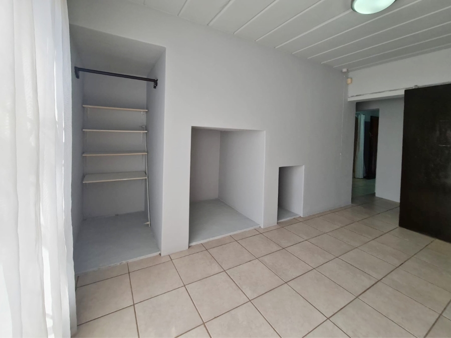 To Let 2 Bedroom Property for Rent in Ifafi North West
